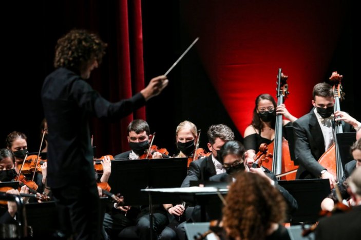 Londra Filarmoni Orkestrası, AKM'de Haydar Haydar'ı çaldı