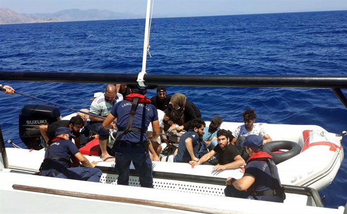 Ege Denizi'nde 10 ayda 17 bin 587 kaçak göçmen yakalandı