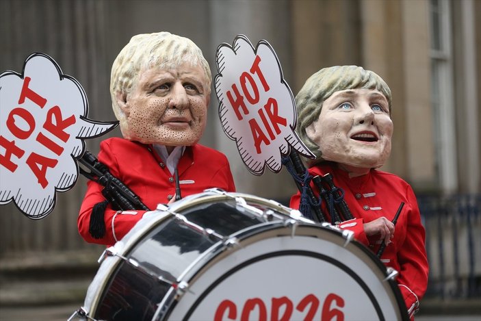 Glasgow'da maskeli iklim protestosu