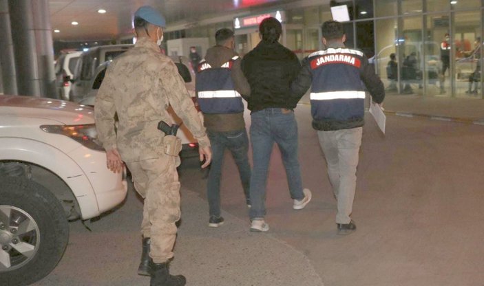 İzmir'de FETÖ firarisi eski polis ve asker yakalandı