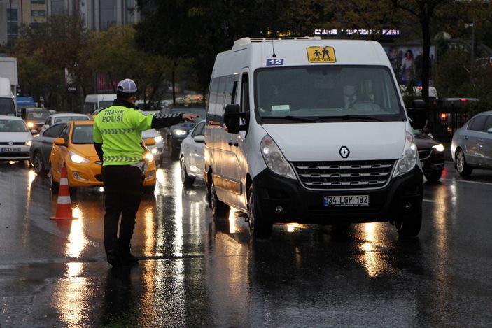 d İstanbul'da okul servis araçlarına denetleme