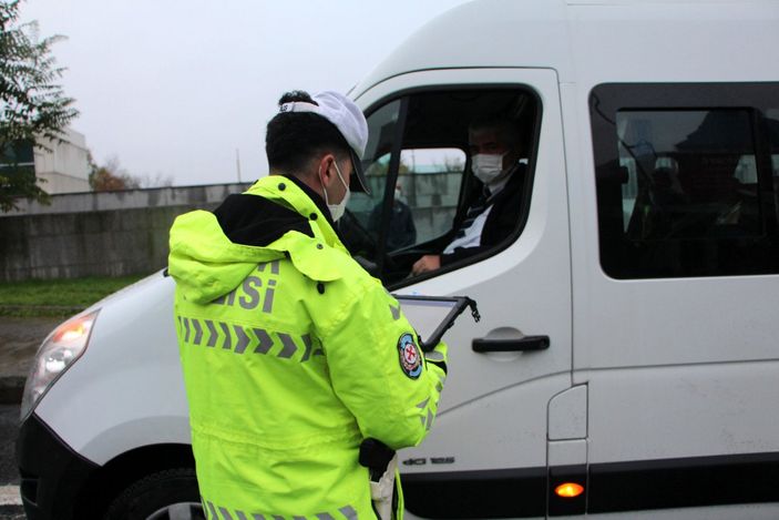 d İstanbul'da okul servis araçlarına denetleme