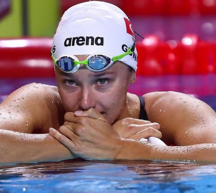 Milli yüzücü Zeynep Güneş altın madalya kazandı