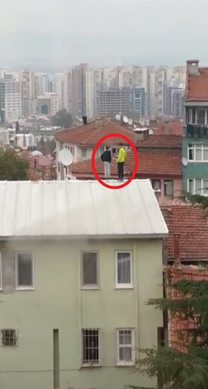 Bursa'da çocuklar, TikTok için okul duvarından çatıya tırmandı