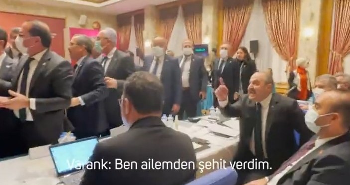 CHP'liler Teknoloji Bakanı Mustafa Varank'ın üzerine yürüdü