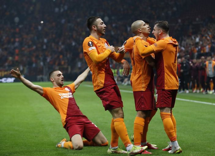 r Galatasaray evinde Lokomotiv Moskova ile berabere kaldı