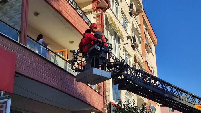 Sakarya'da önce evini yakmaya sonra hortumla söndürmeye çalıştı