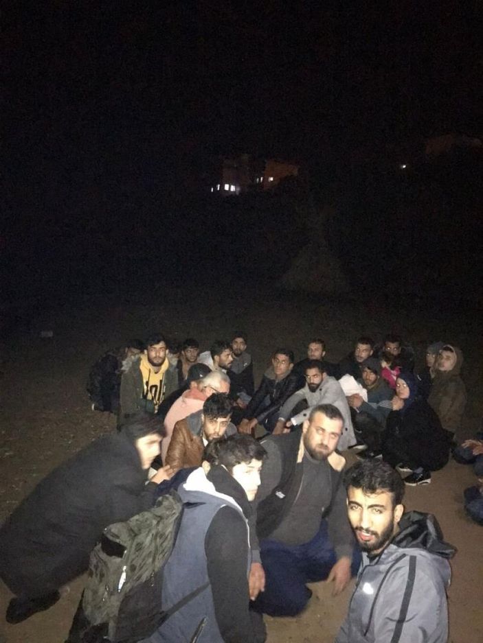 i Antalya'da 29 düzensiz göçmen yakalandı