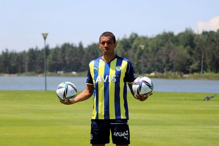 Gustavo, Fenerbahçeli taraftarları ikiye böldü