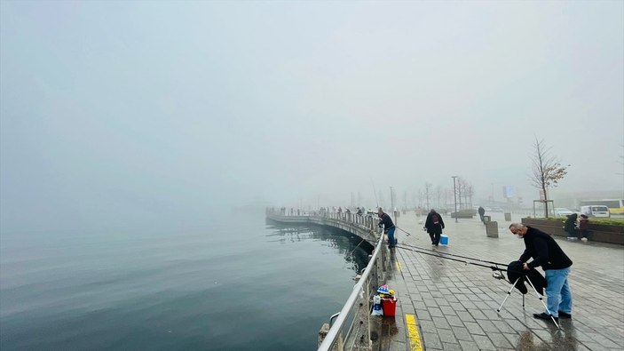 İstanbul halkı, güne sisle uyandı