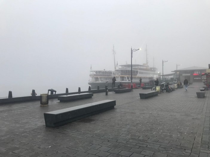 İstanbul halkı, güne sisle uyandı