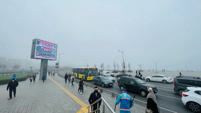 İstanbul halkı, güne sisle uyandı