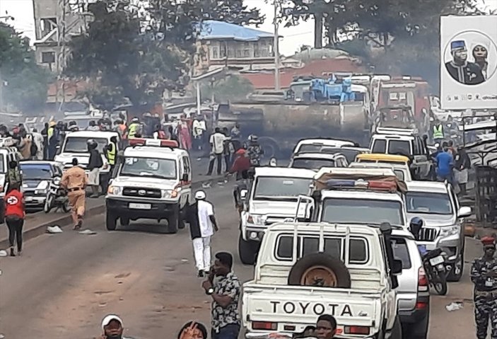 Sierra Leone'de akaryakıt tankeri patladı