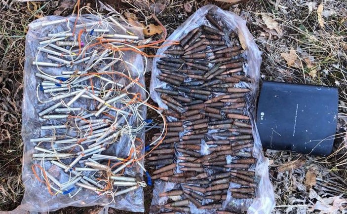 Tunceli’de teröristlere ait 4 sığınak imha edildi