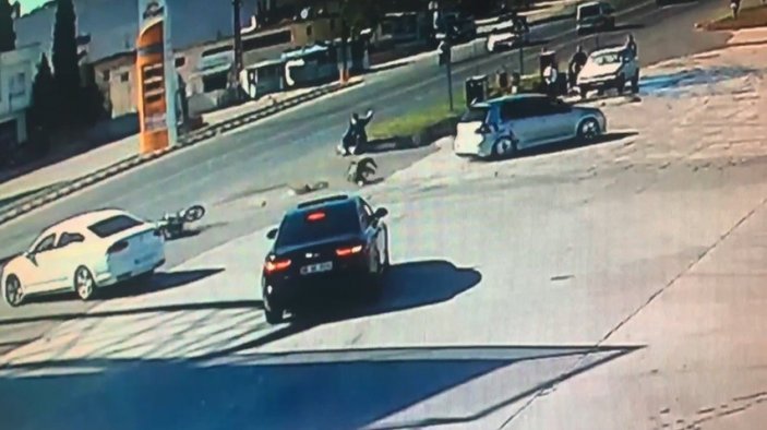 Şanlıurfa'da otomobil motosiklete çarptı