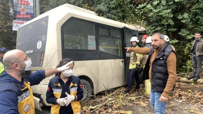 Sarıyer'de yolcu minibüsü kaza yaptı