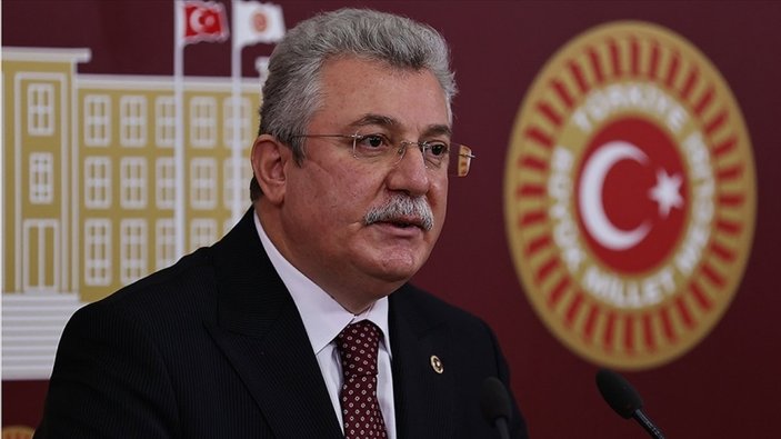 Muhammet Emin Akbaşoğlu: Lütfü Türkkan milletvekilliğinden istifa etmeli