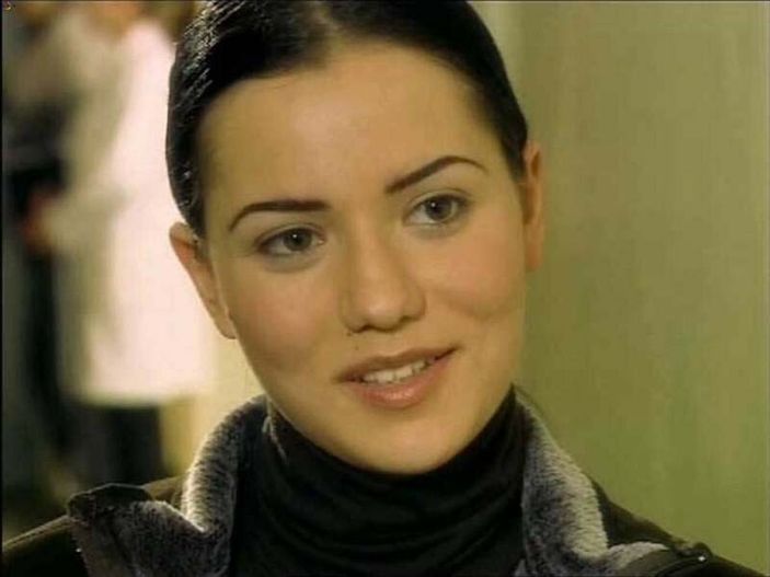 Alparslan'ın Akça Hatun'u Fahriye Evcen eski haliyle herkesi şaşırttı! İşte yıllar içindeki değişimi