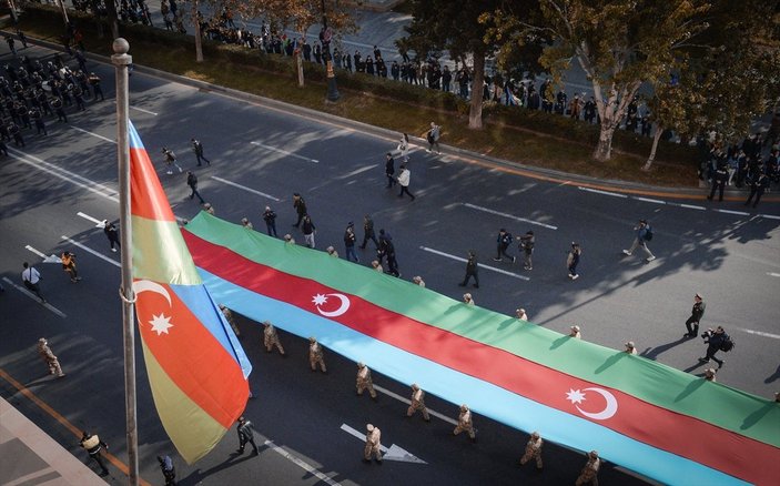 Karabağ zaferinin birinci yılında Bakü'de yürüyüş düzenlendi