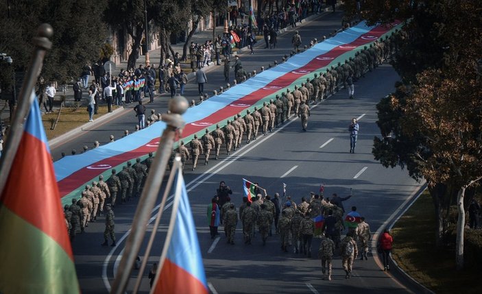 Karabağ zaferinin birinci yılında Bakü'de yürüyüş düzenlendi