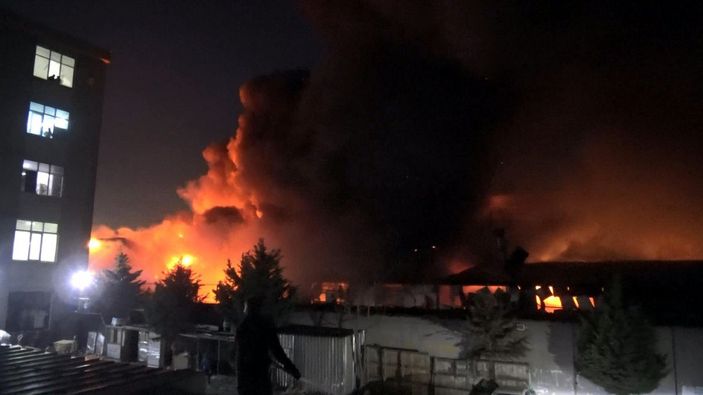 d Avcılar’da iş yerinde yangın