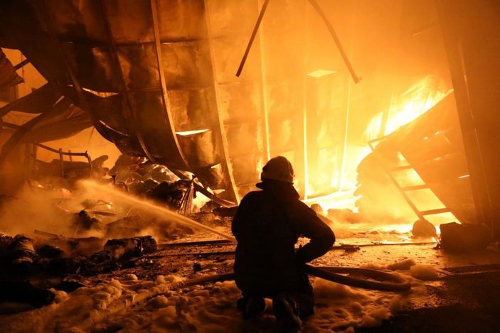 d Avcılar’da iş yerinde yangın