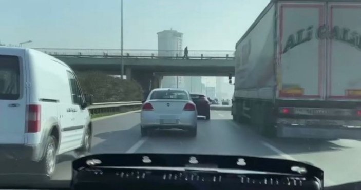 İstanbul'da trafikte makas atan magandaya 3 bin lira ceza