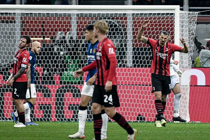 a Milan ile Inter 1-1 berabere kaldı