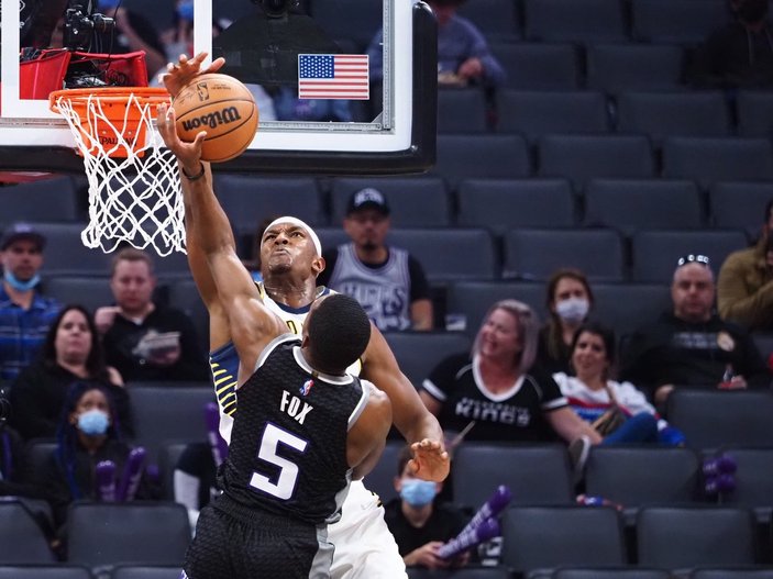 Indiana Pacers deplasmanda Sacramento Kings'i 91-94 yendi