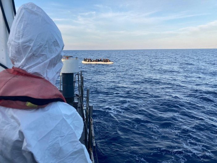 Ege Denizi açıklarında 145 kaçak göçmen kurtarıldı