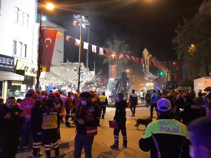 Malatya'da bina çöktü