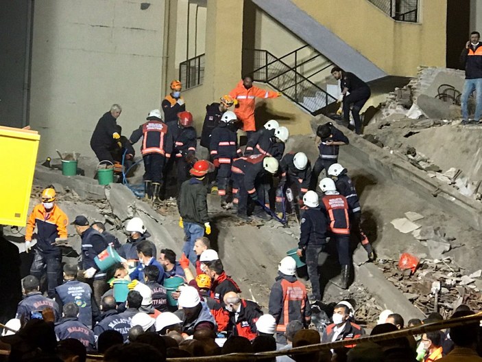 Malatya'daki çöken bina için iddia: Kolonlar kesildi