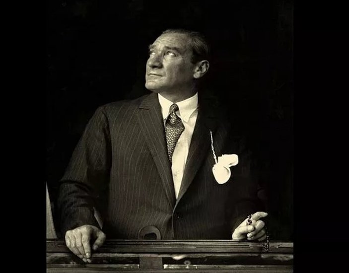 Atatürk'ün kendi elleriyle yazdığı Nutuk'tan okuma parçaları