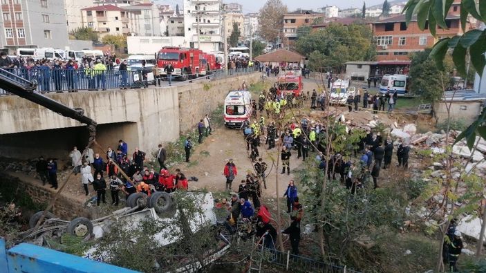 Kocaeli'de 3 kişinin öldüğü servis kazasında 'aşırı hız' iddiası