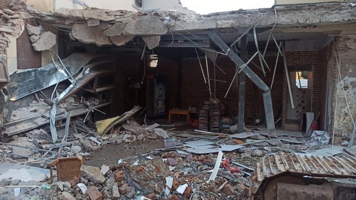 Malatya’da çöken binadaki hasar gün ağarınca ortaya çıktı