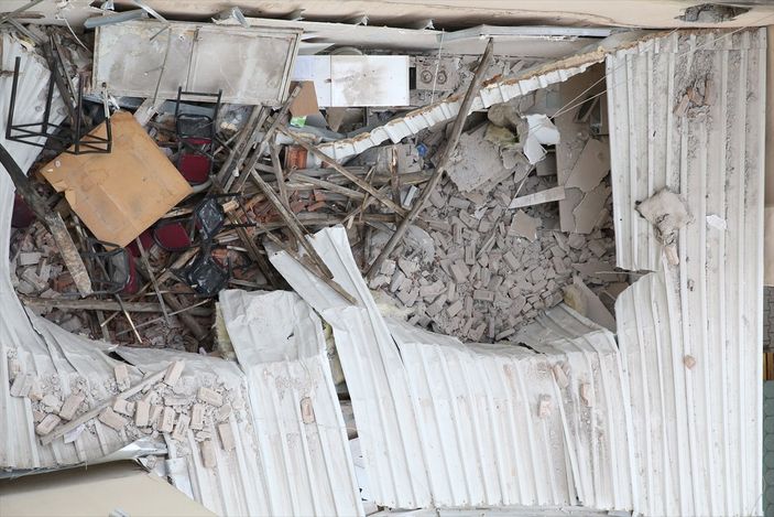 a Malatya’da çöken binadaki hasar gün ağarınca ortaya çıktı