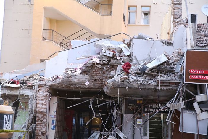 a Malatya’da çöken binadaki hasar gün ağarınca ortaya çıktı