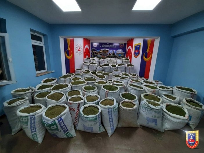 Diyarbakır'da 2 ton 423 kilo uyuşturucu ele geçirildi