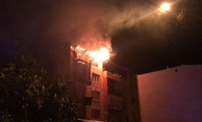 Bursa’da çatıda başlayan yangın korku dolu anlar yaşattı