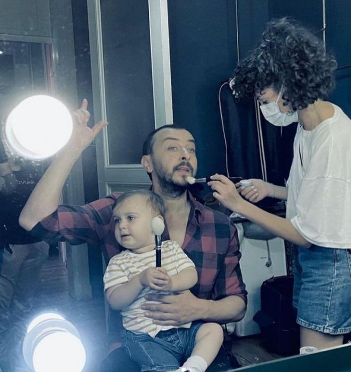 Patron Bebek Fiko! Hazal Kaya'nın oğlu Fikret'in diş kaşındıran tatlılığı