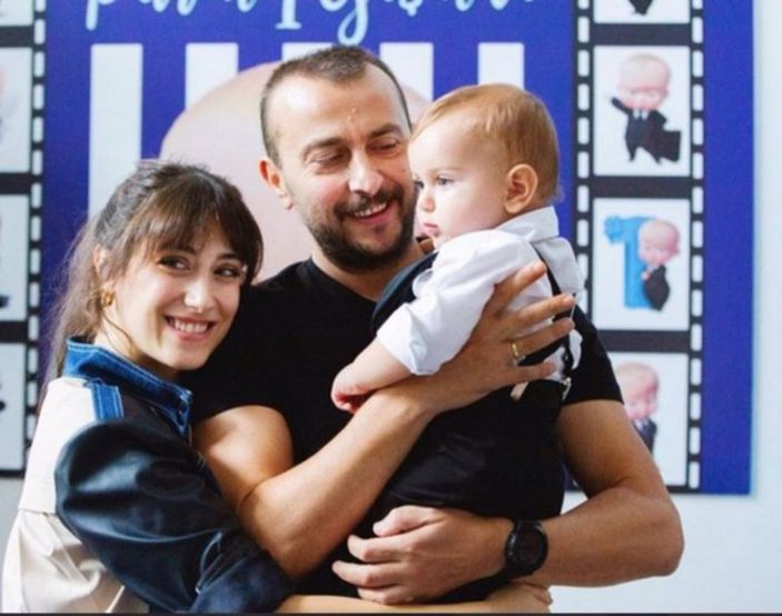 Patron Bebek Fiko! Hazal Kaya'nın oğlu Fikret'in diş kaşındıran tatlılığı