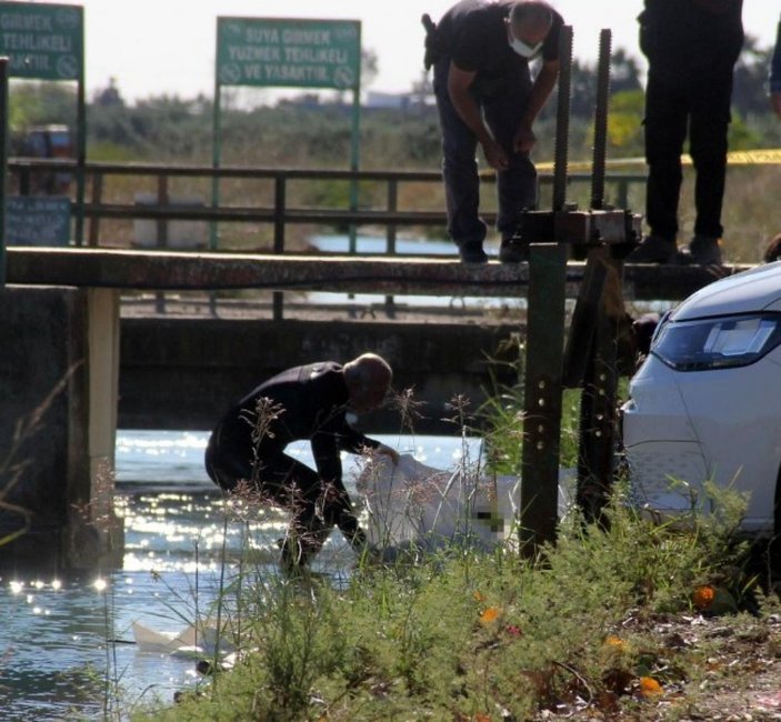 Adana’daki sulama kanalında ceset bulundu: Çuvala koyup attılar
