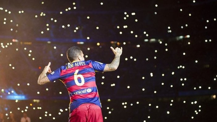 Dani Alves Barcelona'ya geri döndü