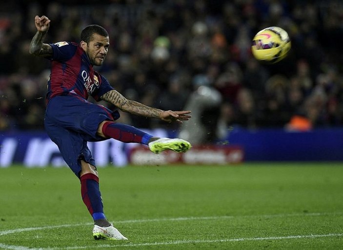 Dani Alves Barcelona'ya geri döndü