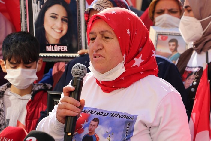 Diyarbakır annesi: Pervin Buldan'ın kızı Avrupa'da geziyor, benim kızım dağda