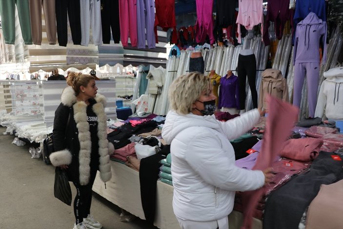 Yunan ve Bulgar turistlerin kışlık alışverişte tercihi Edirne'deki sosyete pazarı