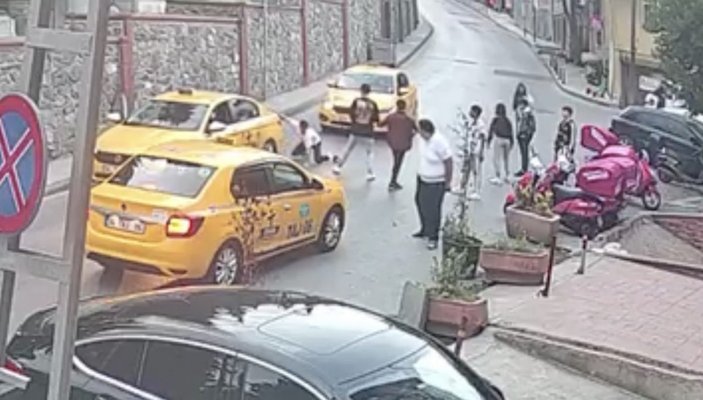 İstanbul'da telefonu çalınan şahıs, hırsızın arkadaşları tarafından darbedilip kaçırıldı