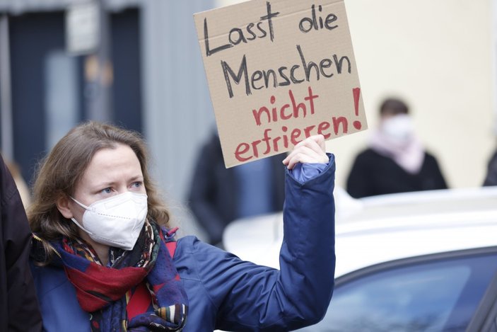 Almanya’da Polonya sınırındaki göçmenler için destek gösterisi düzenlendi