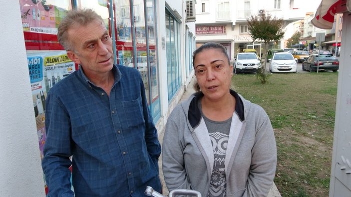 Antalya'da otomobilin altında kalmaktan kurtulan eşine koşup sarıldı