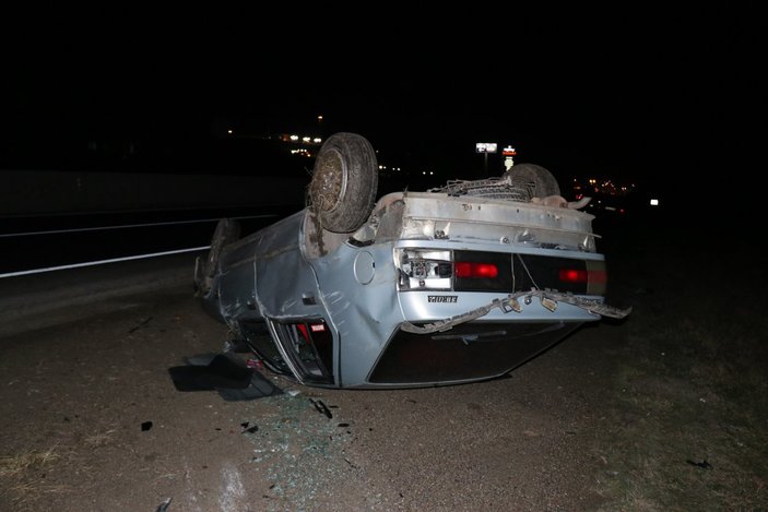 Bolu'da sürücüsünün kontrolünü kaybettiği otomobil takla attı